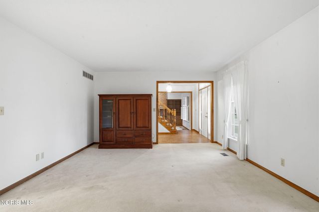 701 Red Fox Road, Findlay, OH 45840