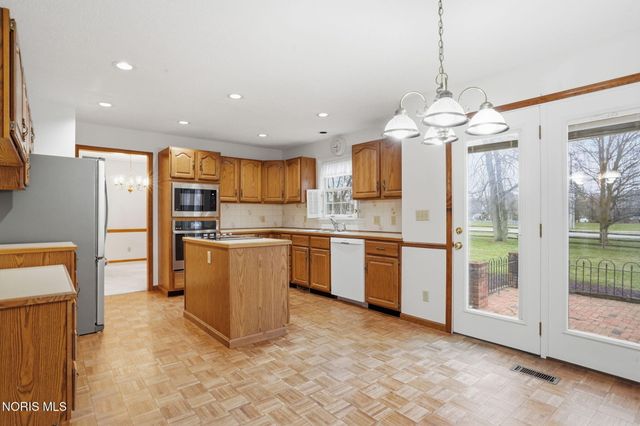 701 Red Fox Road, Findlay, OH 45840