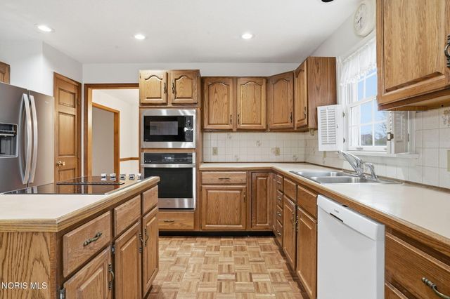 701 Red Fox Road, Findlay, OH 45840