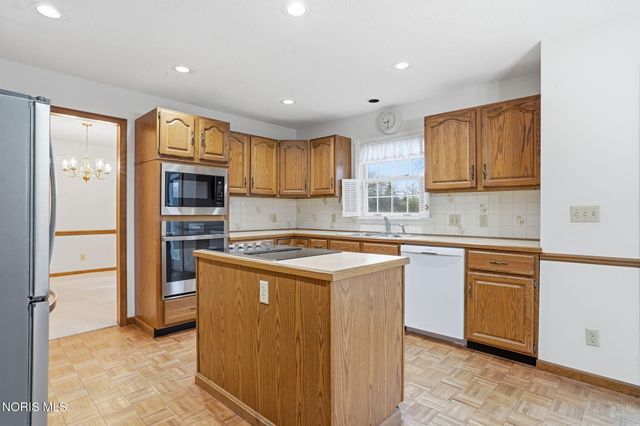 701 Red Fox Road, Findlay, OH 45840