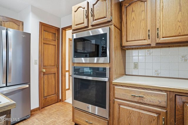 701 Red Fox Road, Findlay, OH 45840