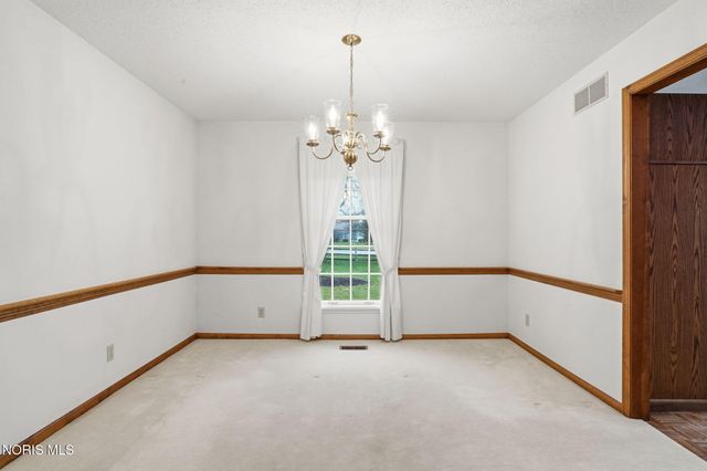 701 Red Fox Road, Findlay, OH 45840