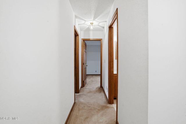 701 Red Fox Road, Findlay, OH 45840