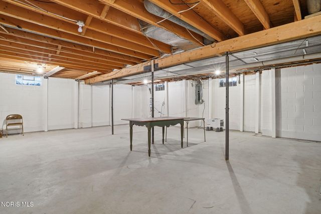 701 Red Fox Road, Findlay, OH 45840