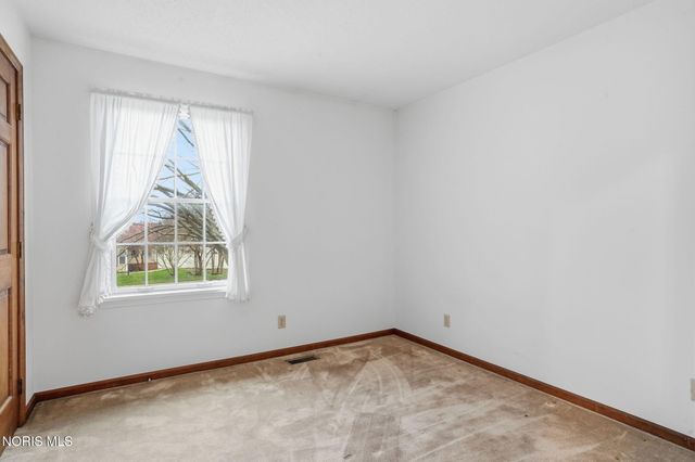 701 Red Fox Road, Findlay, OH 45840