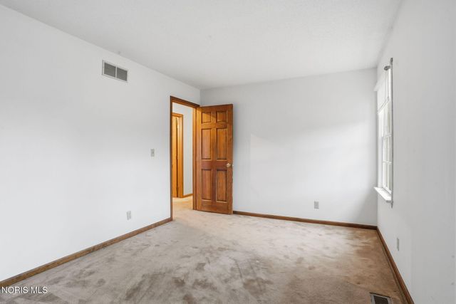 701 Red Fox Road, Findlay, OH 45840