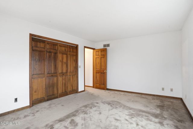 701 Red Fox Road, Findlay, OH 45840