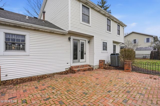 701 Red Fox Road, Findlay, OH 45840