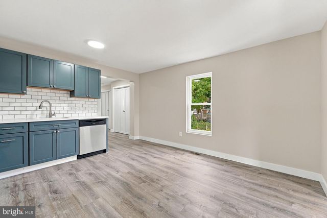 825 W 3RD ST, Florence, NJ 08518