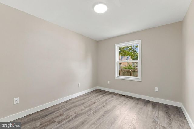 825 W 3RD ST, Florence, NJ 08518