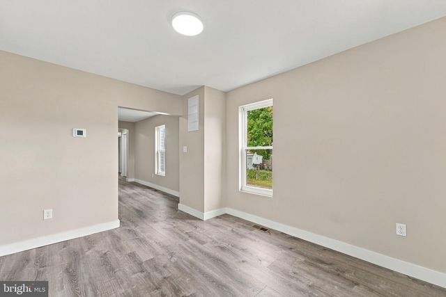825 W 3RD ST, Florence, NJ 08518