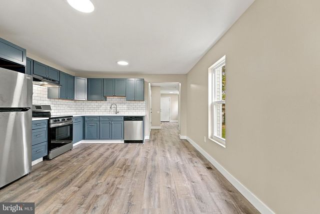 825 W 3RD ST, Florence, NJ 08518