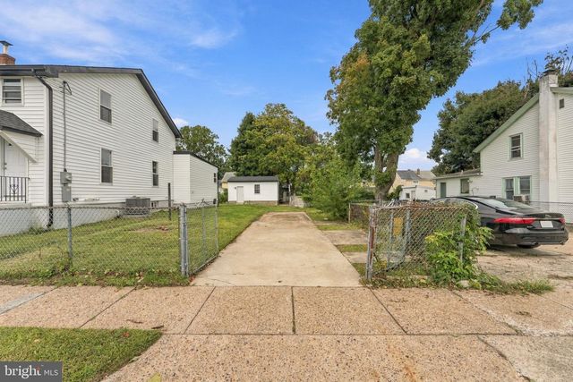 825 W 3RD ST, Florence, NJ 08518