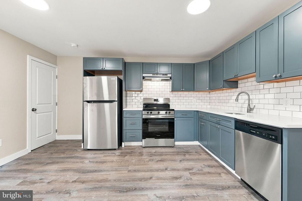 825 W 3RD ST, Florence, NJ 08518 — photo 5
