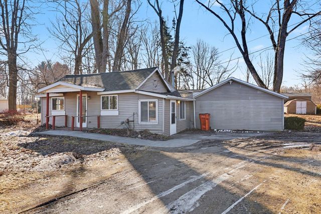 9558 Belding Road NE, Rockford, MI 49341