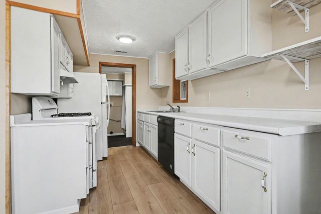 9558 Belding Road NE, Rockford, MI 49341