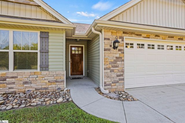 1 Hawkcrest Court, Travelers Rest, SC 29690