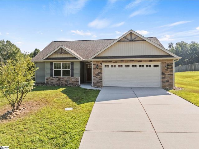 1 Hawkcrest Court, Travelers Rest, SC 29690