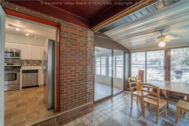 670 Forest Circle, South Charleston, WV 25303