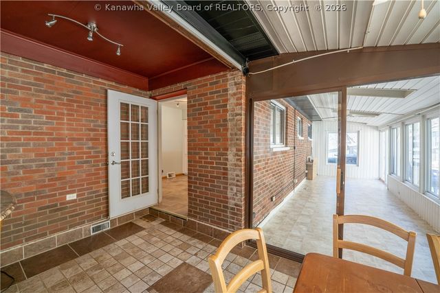 670 Forest Circle, South Charleston, WV 25303