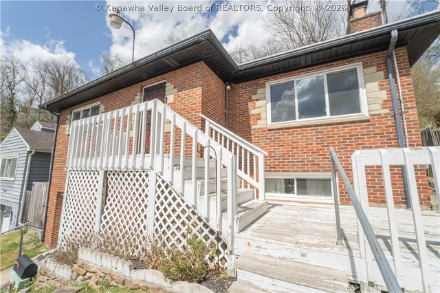 670 Forest Circle, South Charleston, WV 25303