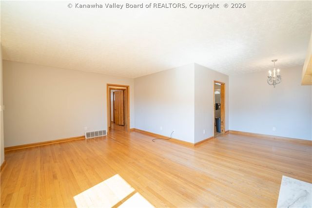 670 Forest Circle, South Charleston, WV 25303