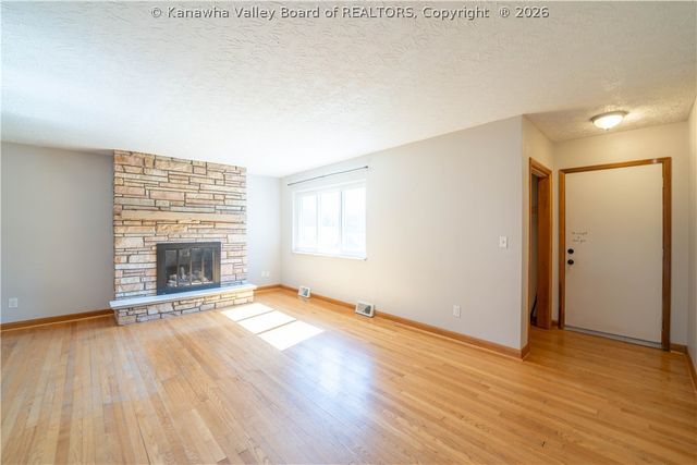 670 Forest Circle, South Charleston, WV 25303