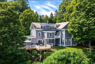 505 Deweys Mills Road, Hartford, VT 05047
