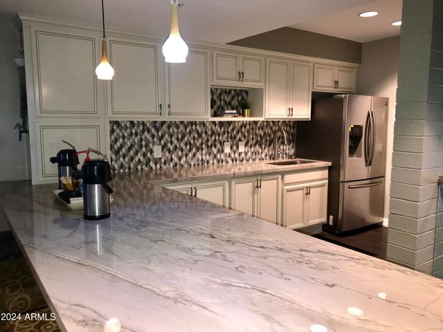 1701 E COLTER Street 421, Phoenix, AZ 85016