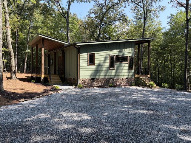 319 Wolf Creek Trail, Mineral Bluff, GA 30559