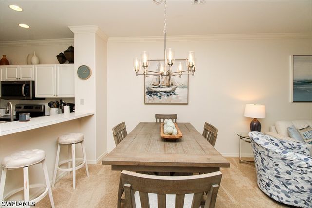 8217 Parkstone PL 102, Naples, FL 34120