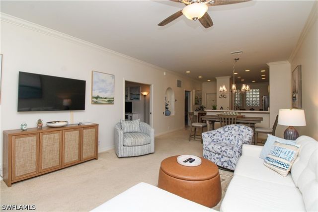 8217 Parkstone PL 102, Naples, FL 34120