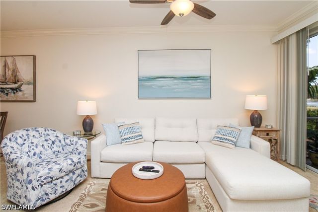 8217 Parkstone PL 102, Naples, FL 34120