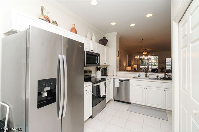 8217 Parkstone PL 102, Naples, FL 34120