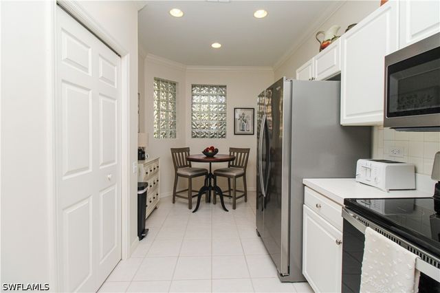 8217 Parkstone PL 102, Naples, FL 34120