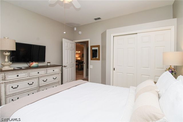 8217 Parkstone PL 102, Naples, FL 34120