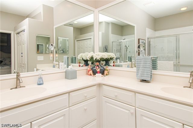 8217 Parkstone PL 102, Naples, FL 34120