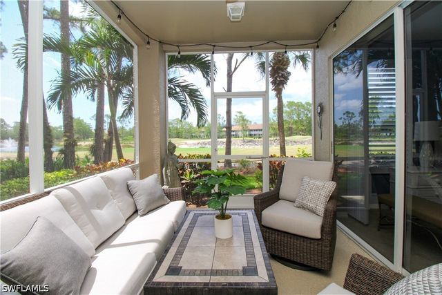 8217 Parkstone PL 102, Naples, FL 34120