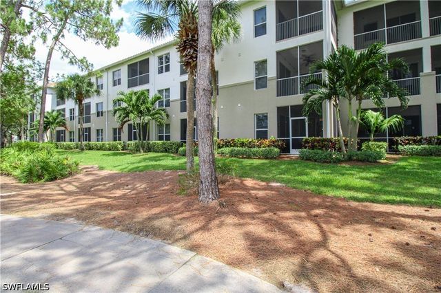 8217 Parkstone PL 102, Naples, FL 34120