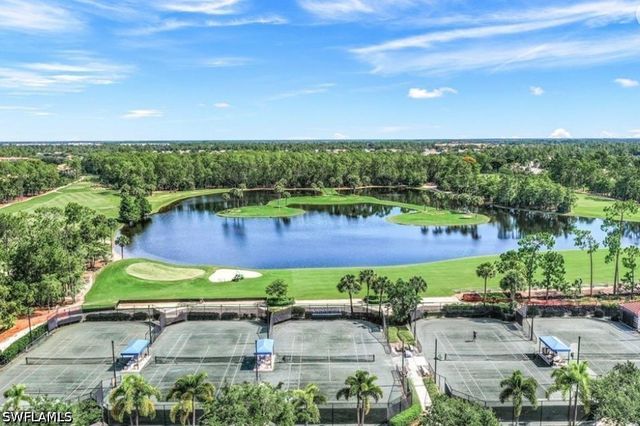 8217 Parkstone PL 102, Naples, FL 34120