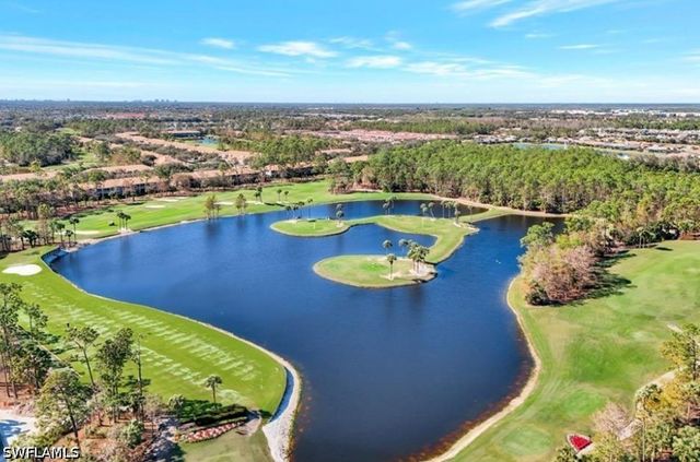 8217 Parkstone PL 102, Naples, FL 34120