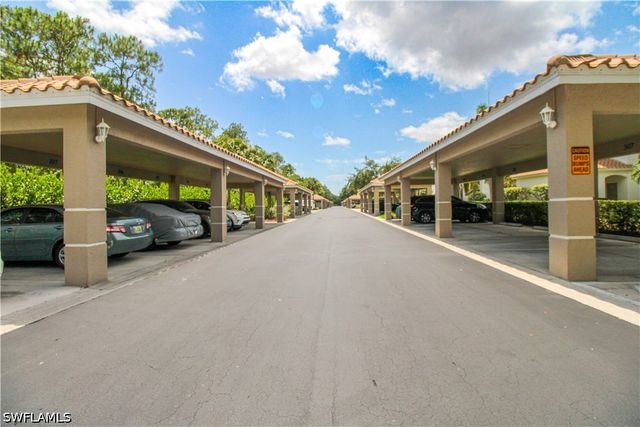 8217 Parkstone PL 102, Naples, FL 34120