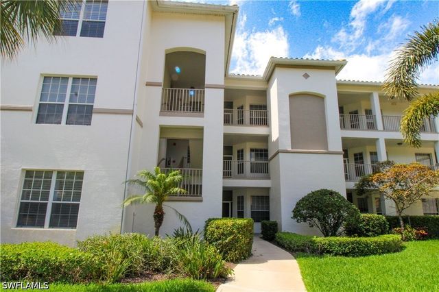 8217 Parkstone PL 102, Naples, FL 34120