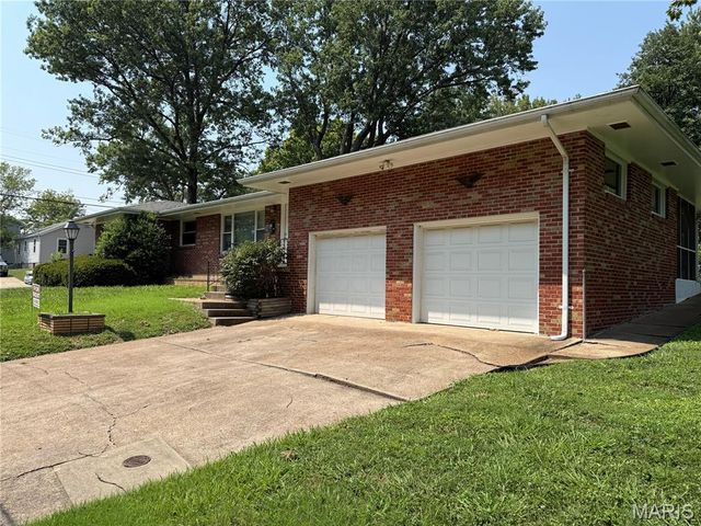 9091 Patrick Drive, St John, MO 63114