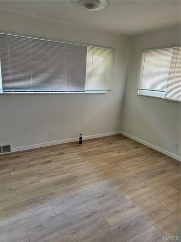 9091 Patrick Drive, St John, MO 63114