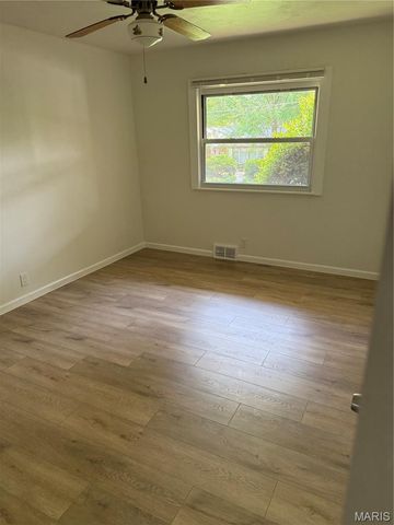 9091 Patrick Drive, St John, MO 63114