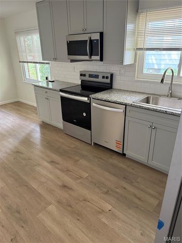 9091 Patrick Drive, St John, MO 63114