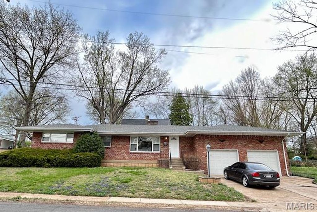 9091 Patrick Drive, St John, MO 63114