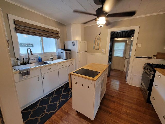 1610 Jackson Park DRIVE, Delavan, WI 53115