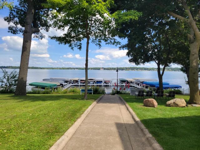 1610 Jackson Park DRIVE, Delavan, WI 53115